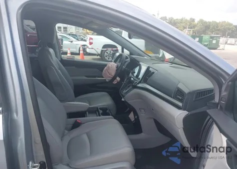 2018 Honda Odyssey Touring from USA, damaged, VIN 5FNRL6H88JB077505